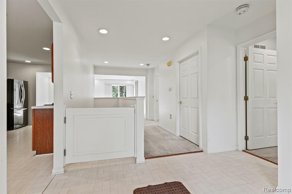 21382 MAGNOLIA Court, 1, Farmington Hills, MI 48336 — Photo 4