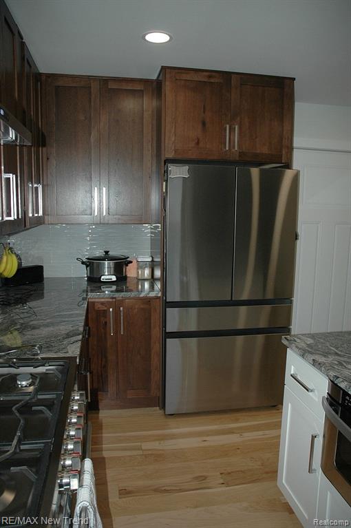 9528 FENHILL Drive, Grand Blanc, MI 48439 — Photo 6