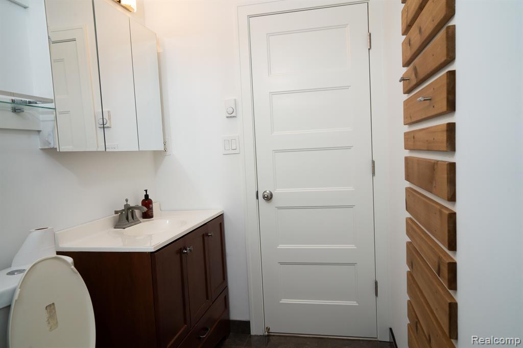 1876 COLONIAL VILLAGE Way, 3, Waterford, MI 48328 — Photo 12