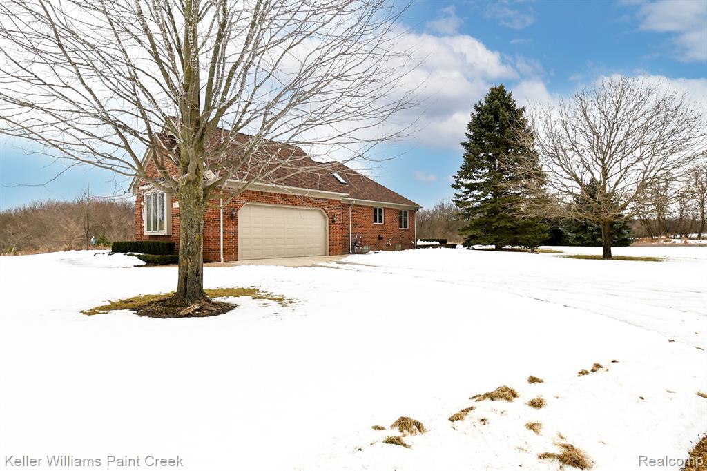 5570 TROIKA Trail, Dryden, MI 48428 — Photo 3