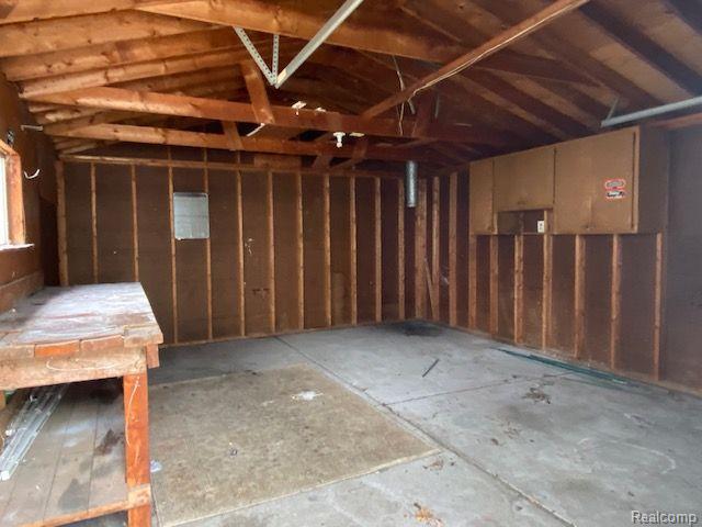 920 E MAPLEDALE Avenue, Hazel Park, MI 48030 — Photo 12