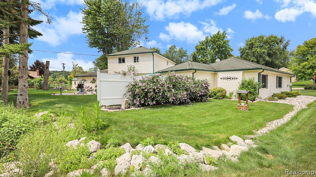 8635 N ESTON Road, Clarkston, MI 48348 — Photo 30