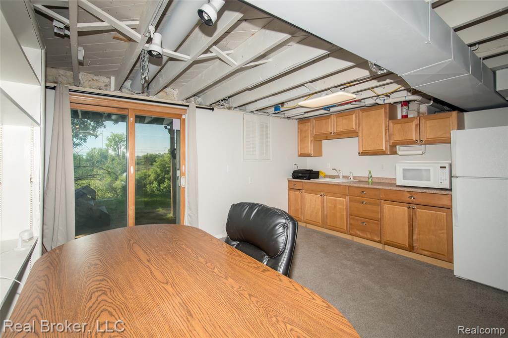 5103 Ridgetop Drive, Waterford, MI 48327 — Photo 21