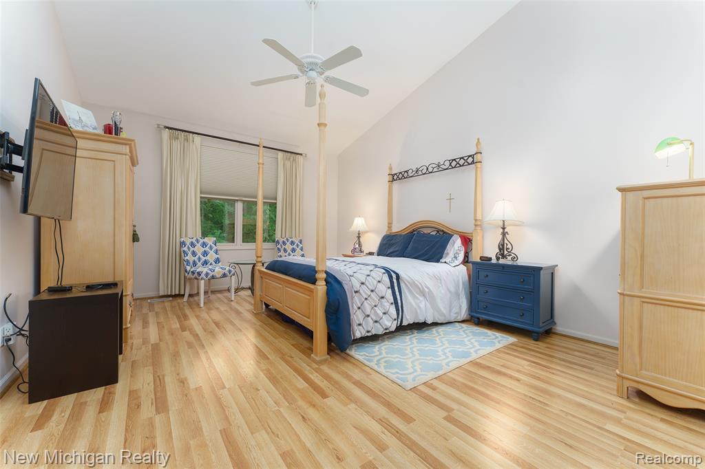 13111 Harbor Landings Drive, Fenton, MI 48430 — Photo 18