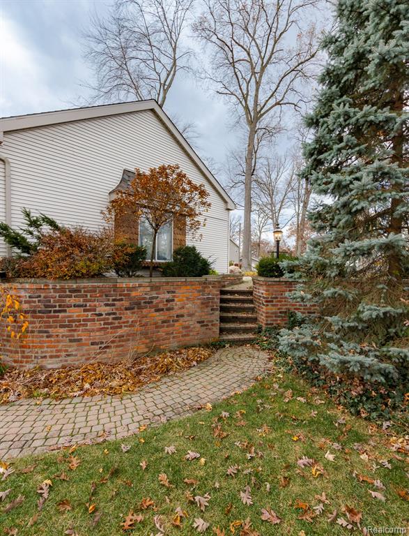 9149 LONGCROFT Drive, White Lake, MI — Photo 3