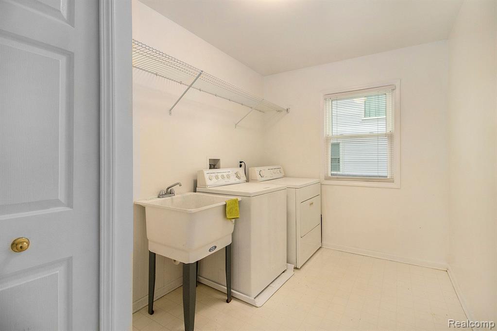 42989 BROOKSTONE Drive, Novi, MI — Photo 8