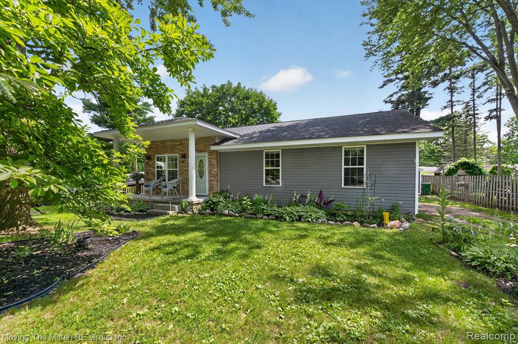 744 S Park Street, Highland, MI 48356 — front exterior