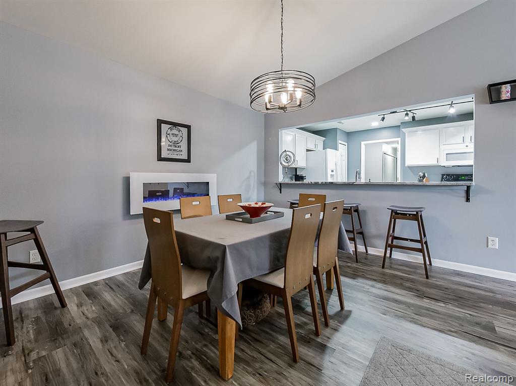 45724 WARWICK Drive, Macomb, MI 48044 — Photo 11