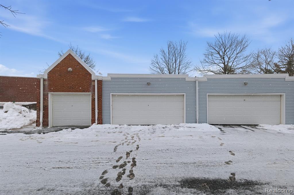 325 E Crescent Lane, Detroit, MI, 48207
