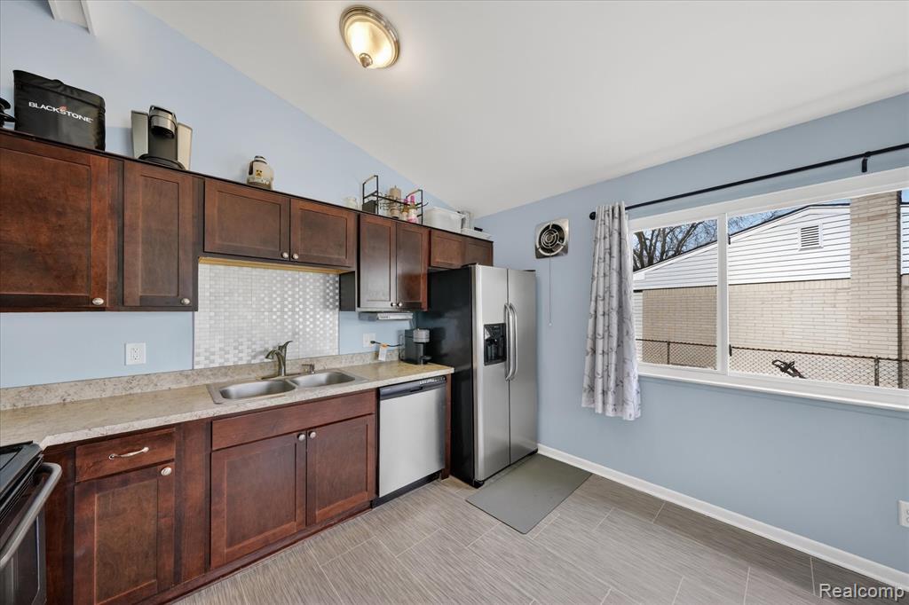 16672 Drake Street, Southgate, MI 48195 — Photo 13