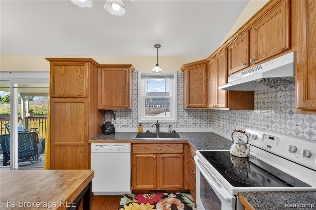 2092 Brier Crest Drive, Davison, MI 48423 — Photo 17