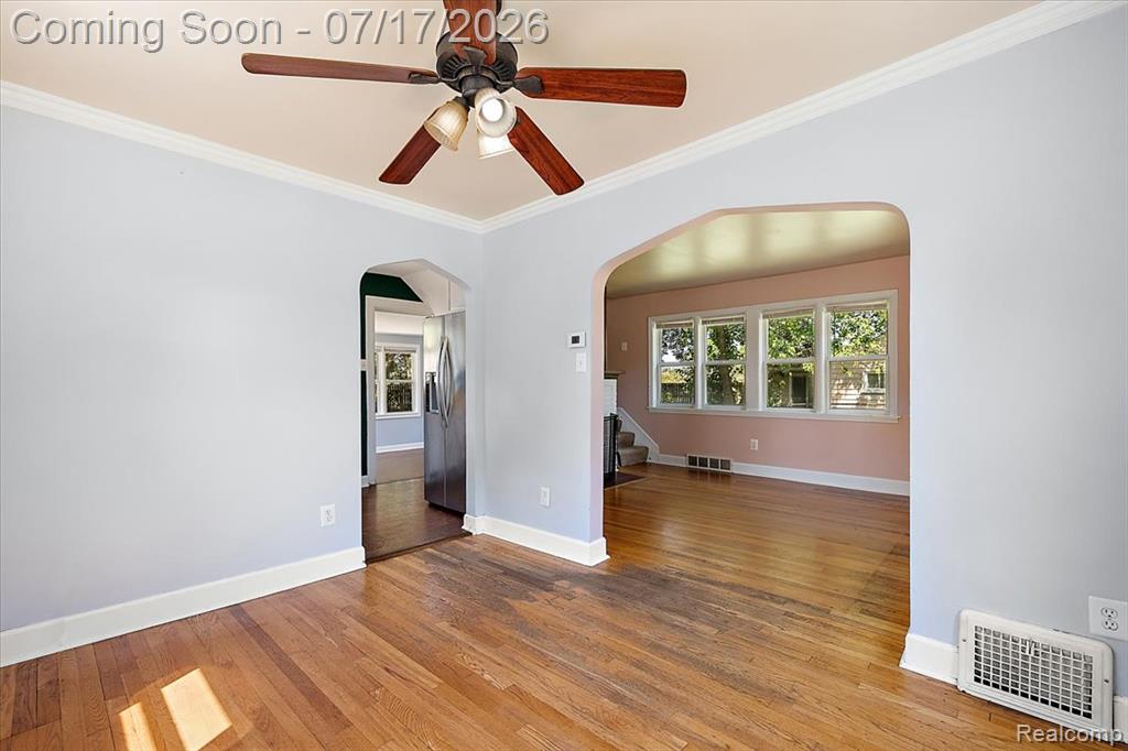 676 W Coy Avenue, Hazel Park, MI 48030 — Photo 7