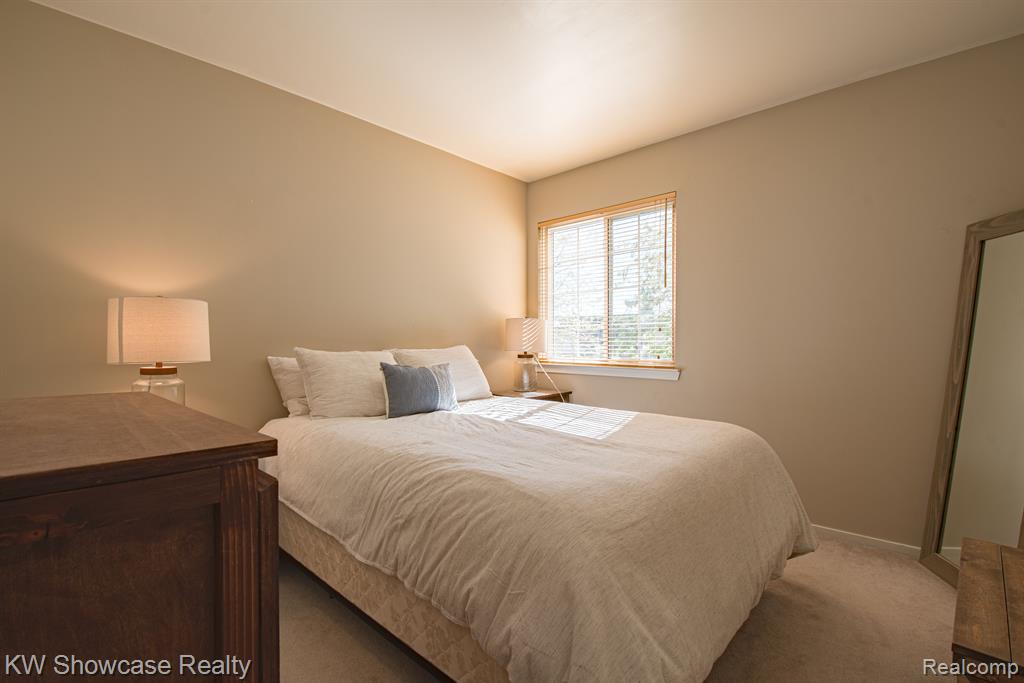 1420 POND VIEW, Wixom, MI 48393 — Photo 11