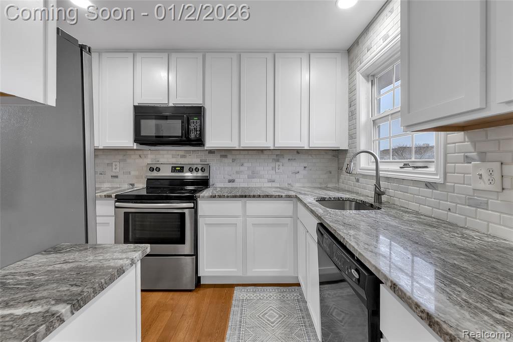 45640 Warwick Drive, Macomb, MI 48044 — Photo 12