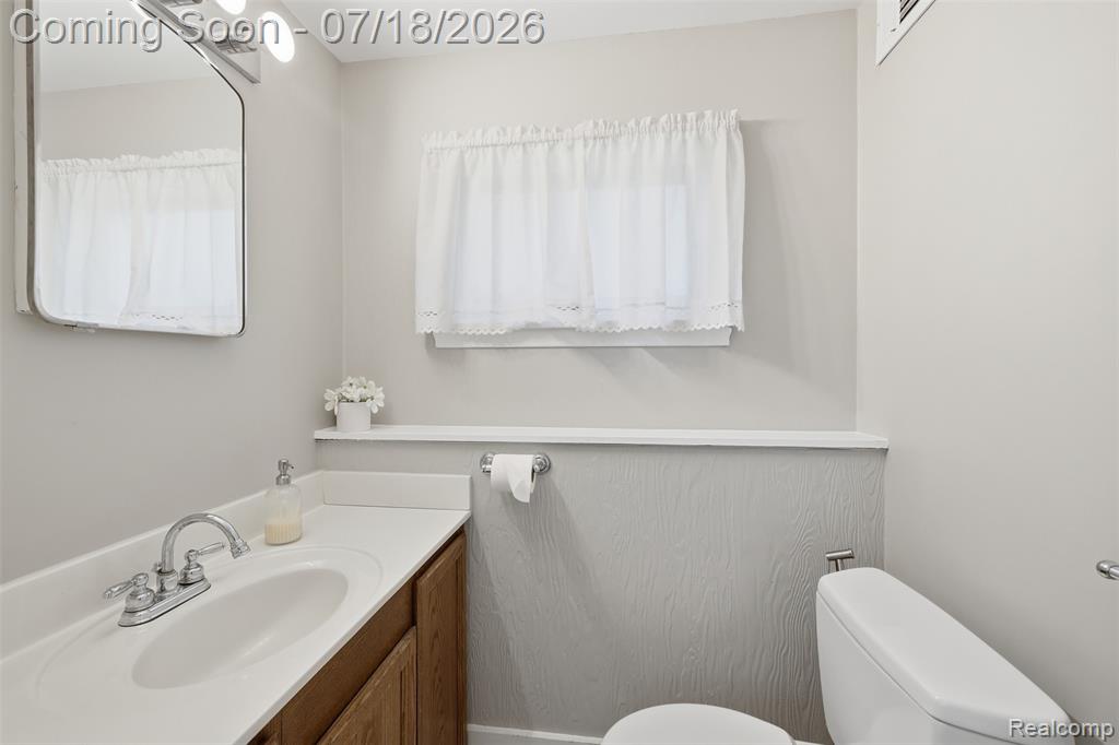 8825 Nebraska Street, Livonia, MI 48150 — Photo 35