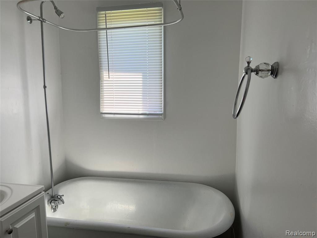 2150/2152 CRANE Street, Detroit, MI 48214 — Photo 11