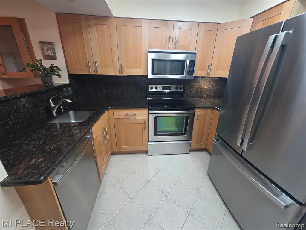 6220 Andrea Lane, West Bloomfield, MI — Photo 6