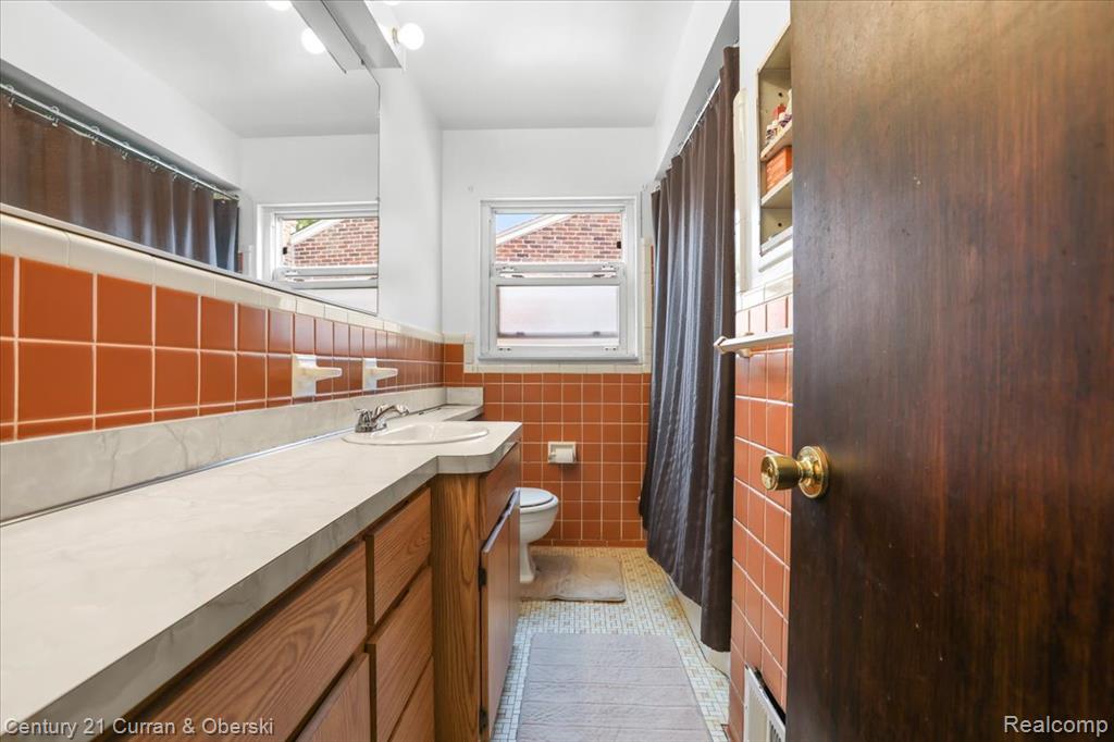 6958 Whitby Street, Garden City, MI — Photo 12