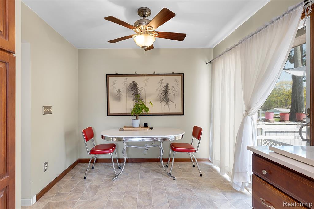 22827 Meridian Road, Grosse Ile, MI 48138 — Photo 32