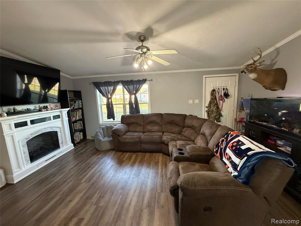 5106 Hawthorn, Brown, MI 48416 — Photo 6