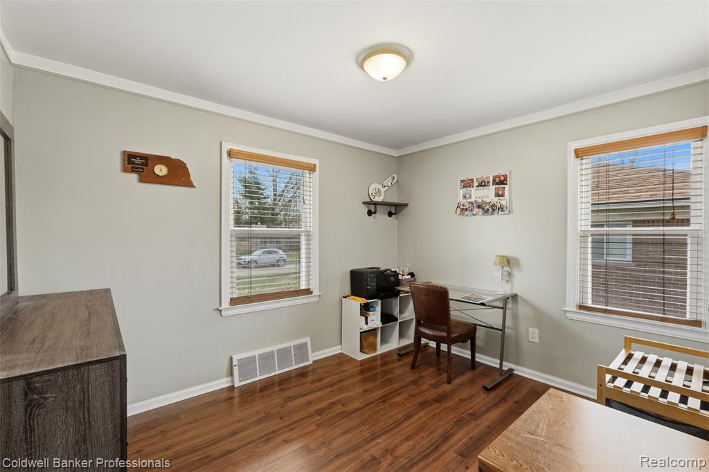 927 Montrose Avenue, Royal Oak, MI 48073 — Photo 15