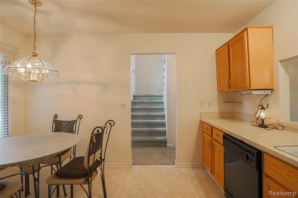 16768 Pearlcreek Court N, Macomb, MI 48042 — Photo 15