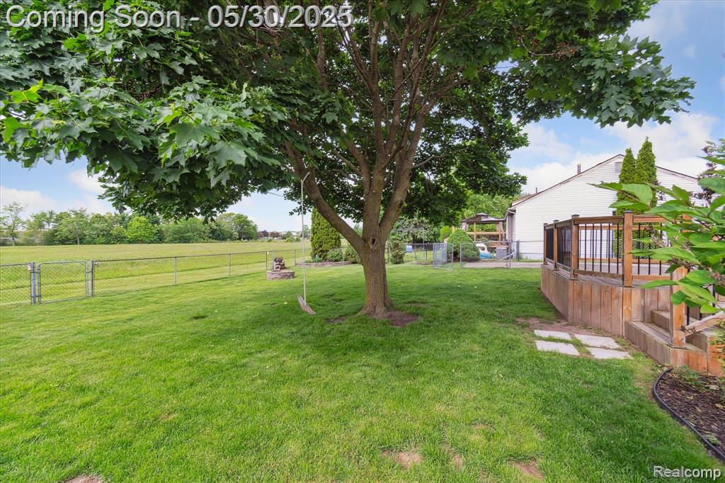 45127 Fair Oaks Drive, Canton, MI 48187 — Photo 44