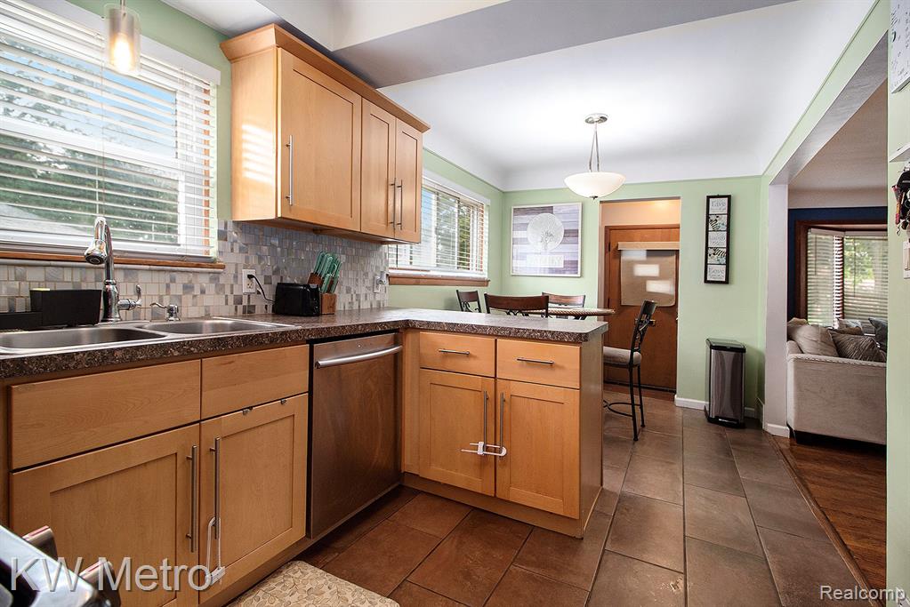 9168 Rockland, Redford, MI 48239 — Photo 7