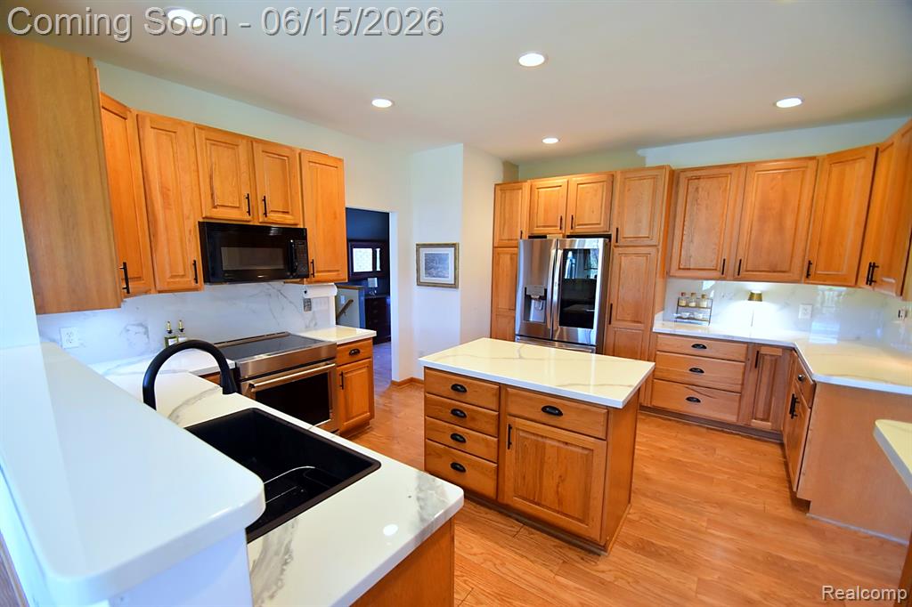 12390 Country Creek Drive, Goodrich Vlg, MI — Photo 5
