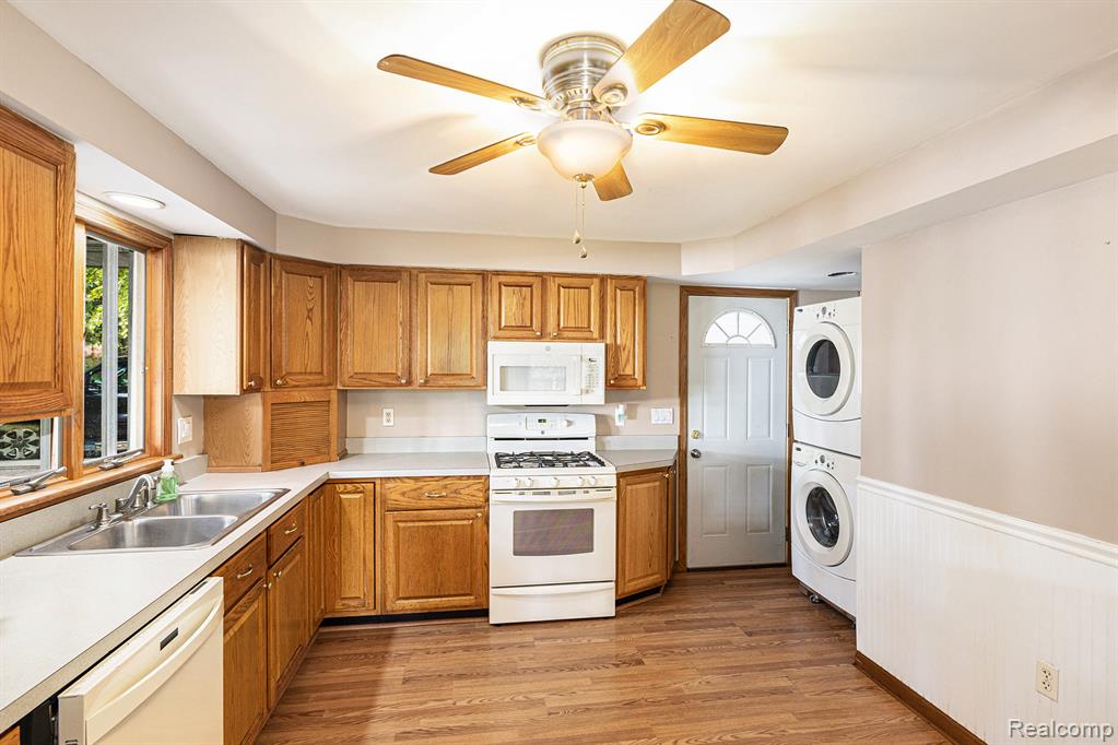 320 Barker Road, Whitmore Lake, MI 48189 — Photo 10