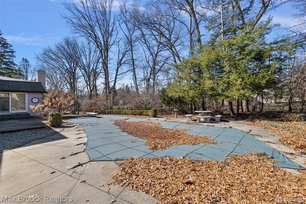 1319 Charrington Road, Bloomfield Hills, MI 48301 — Photo 40