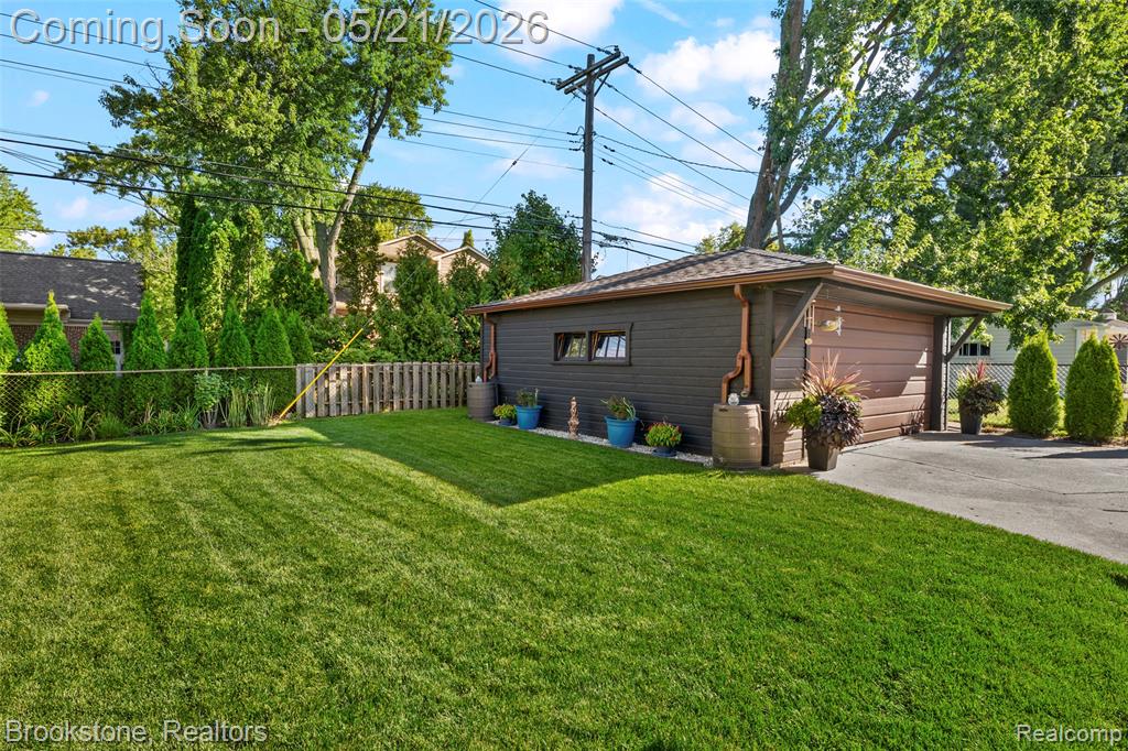 18474 Beverly Road, Beverly Hills, MI 48025 — Photo 24