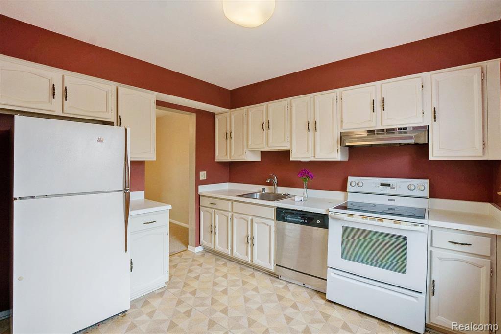 5335 BREEZE HILL, Troy, MI 48098 — Photo 6