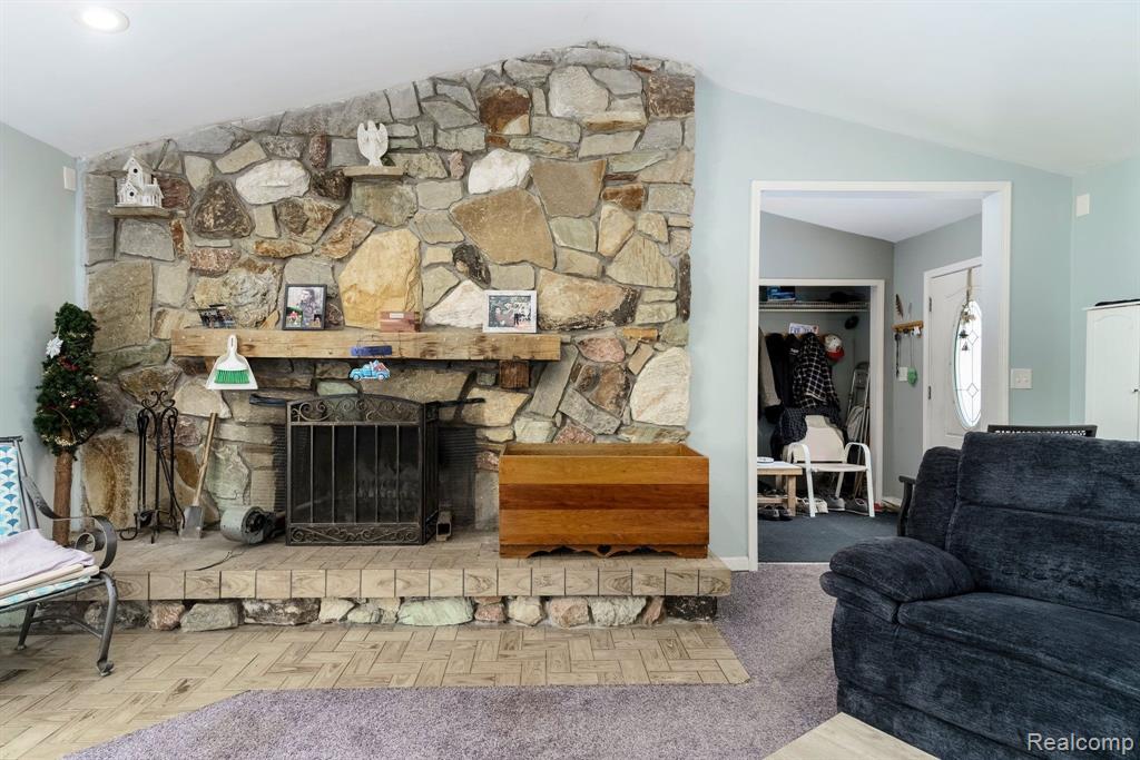 4206 GRAND BLANC Road, Swartz Creek, MI 48473 — Photo 10