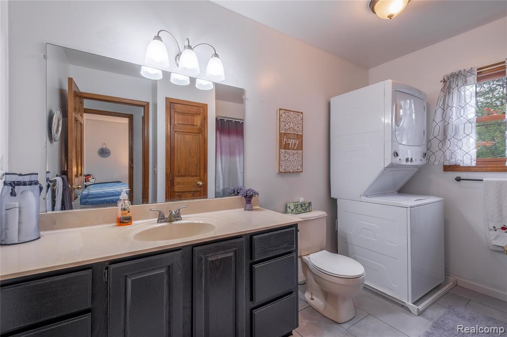 1704 Lakewood Circle, Lapeer, MI, 48446