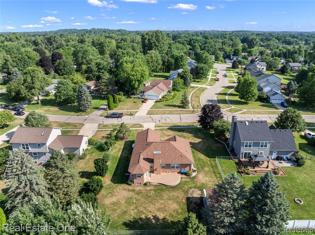 636 Vincent Street, Pinckney, MI 48169 — Photo 25
