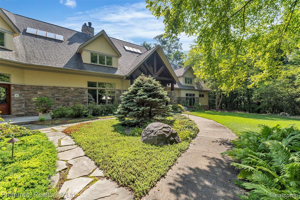 12196 Woodline Drive, Fenton, MI 48430 — Photo 3