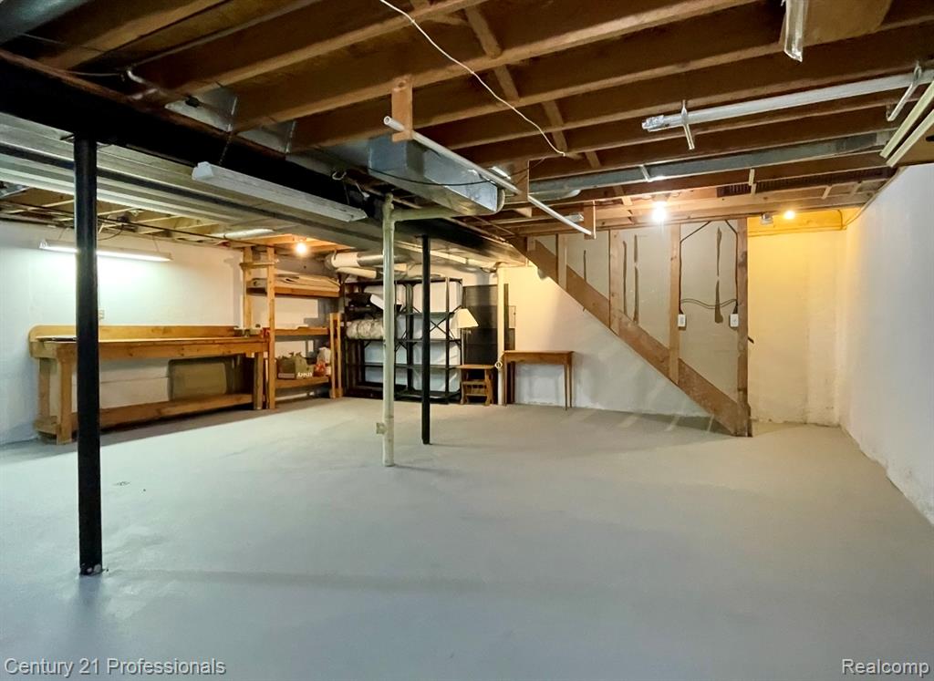 726 Baker Street, Rochester Hills, MI 48307 — Photo 23