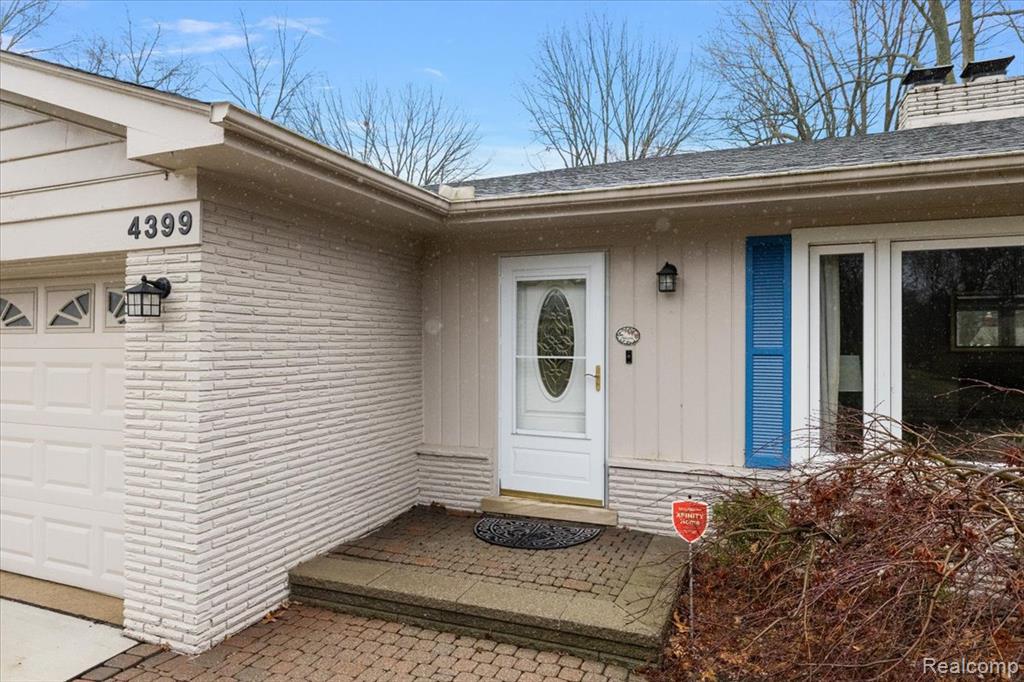4399 Midrow Road, Waterford, MI 48329 — Photo 4
