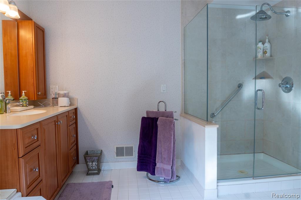 37839 Siena Drive, Farmington Hills, MI 48331 — Photo 31