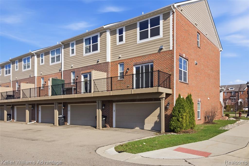 47701 Hillcrest Drive, Northville, MI 48168 — Photo 36