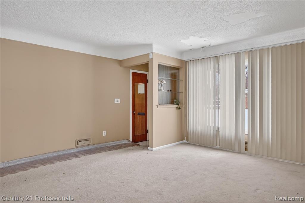 16786 Sprenger Avenue, Eastpointe, MI, 48021