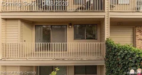 3865 Lone Pine Road, 201, West Bloomfield, MI 48323 — Photo 2