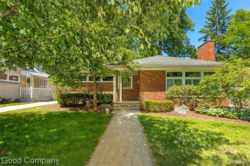802 Orchard View Drive, Royal Oak, MI 48073 — front exterior