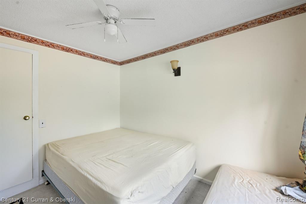 10 S Imperial Drive, MI 48763 — Photo 15