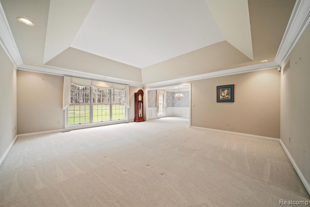 9856 Rattalee Lake Road, Clarkston, MI 48348 — Photo 12