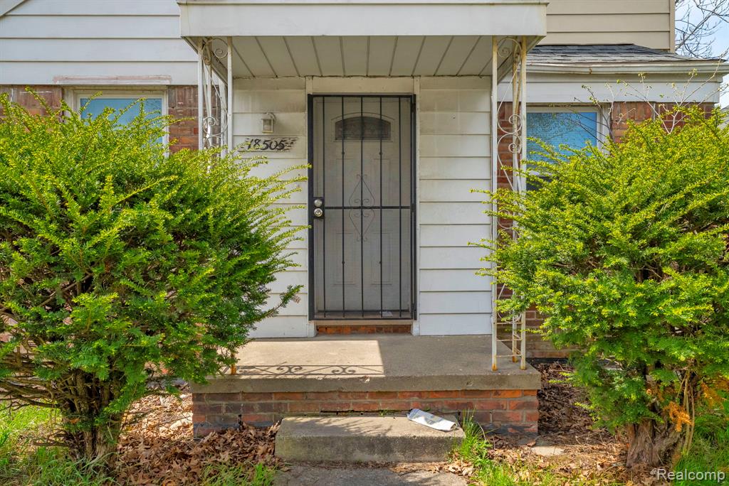 18505 Ashton Avenue, Detroit, MI 48219 — Photo 5