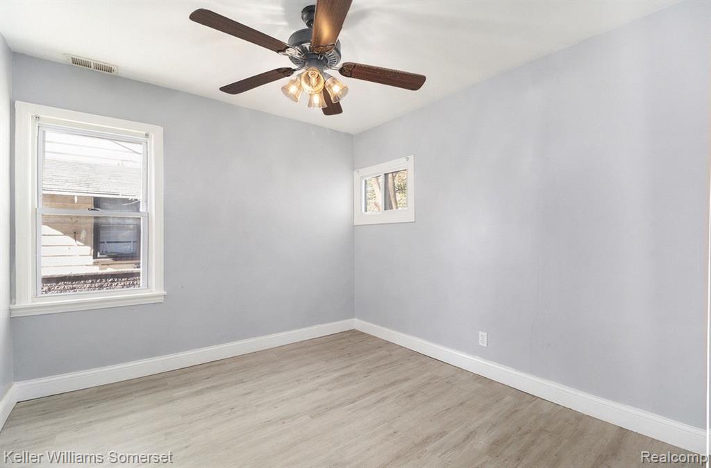 18591 Kingsville Street, Harper Woods, MI 48225 — Photo 4