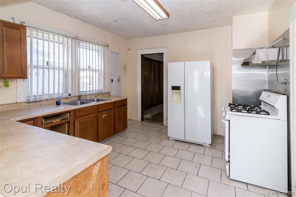 6361 Devereaux Street, Detroit, MI 48210 — Photo 13