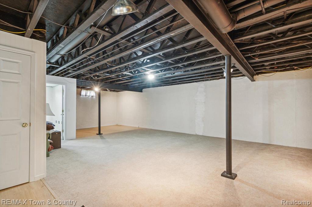2571 ARALIA Drive, Howell, MI 48855 — Photo 32
